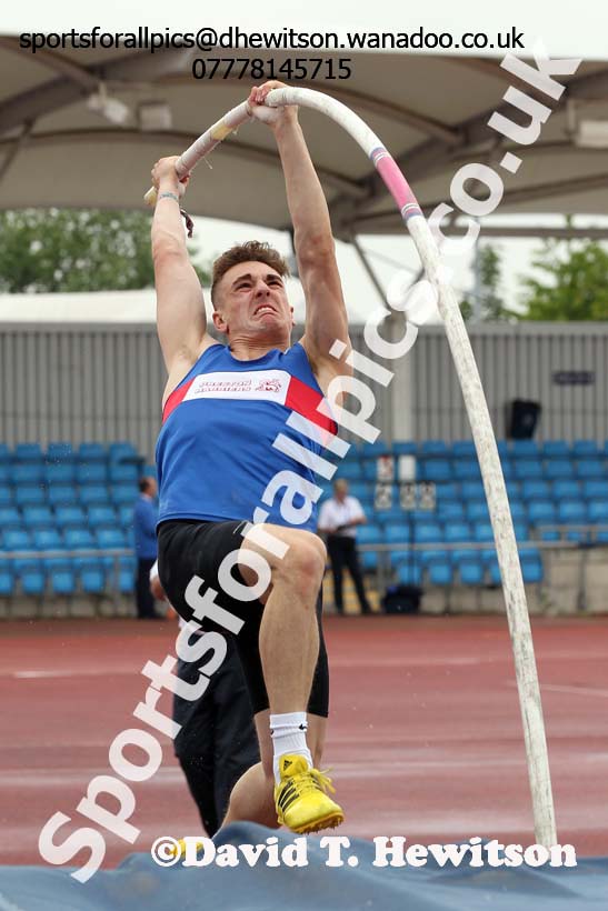 Mens under-20s pole vault, Northern Senior and Under-20s Track and Field Champs., Manchester. Photo: David T. Hewitson/Sports for All Pics